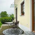 Schoenauer Hof - Rosalie
