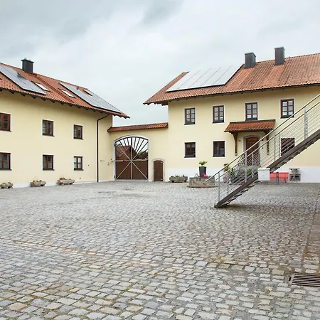 Schoenauer Hof - Rosalie Pasov