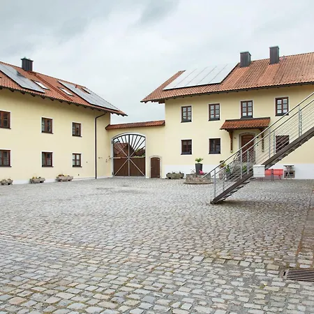 Schoenauer Hof - Rosalie Passau